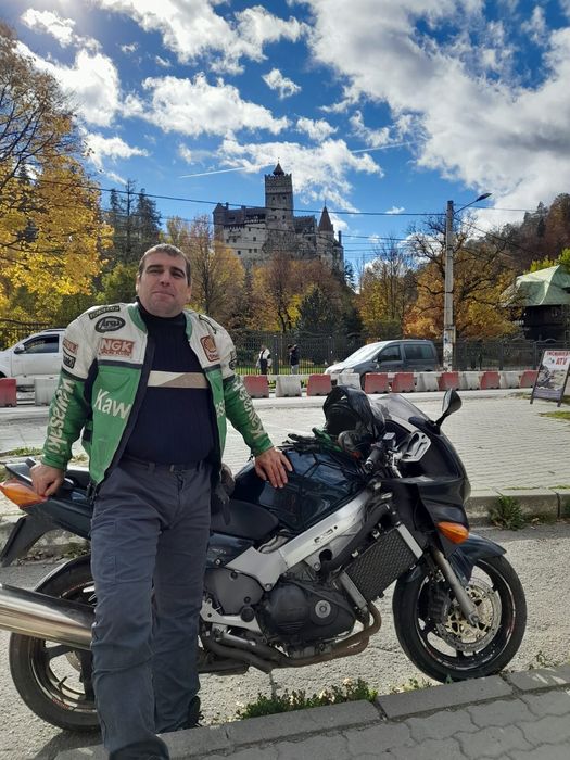 Vând Honda  vfr 800i