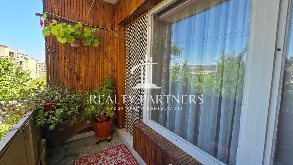 Продава се Тристаен апартамент в Радомир - 85 кв.м за 906 €/кв.м - Снимка #8