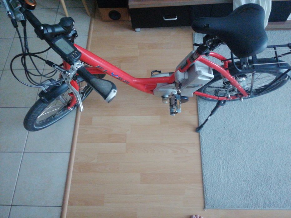 Bicicleta Flyer pe 20,baterie 12A