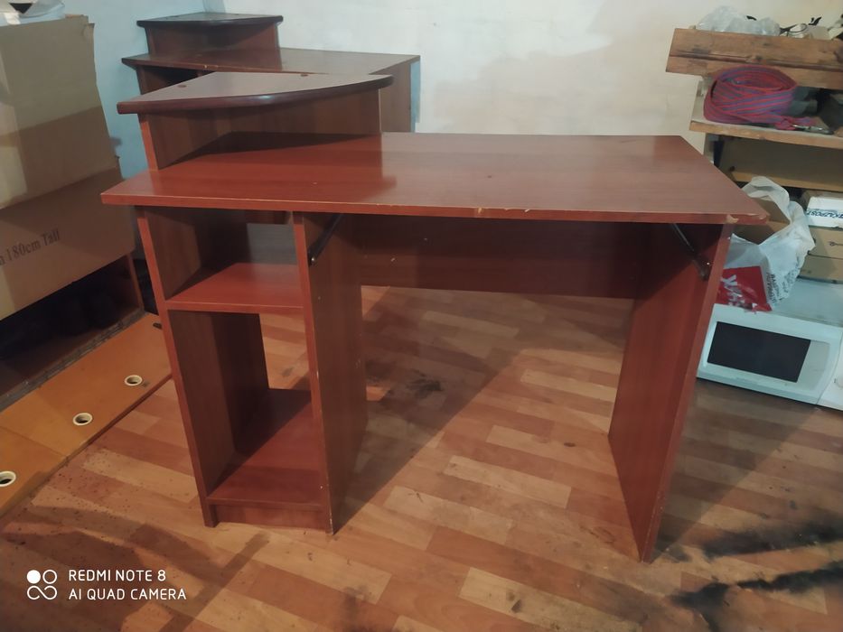 Продам стол в хорошем состояние