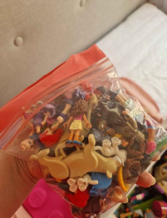 Vand piese lego + 4 placi