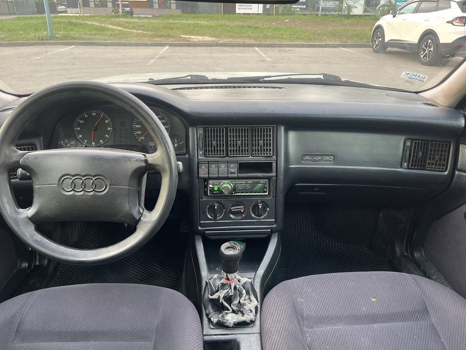 Audi 80 b4 серебристая