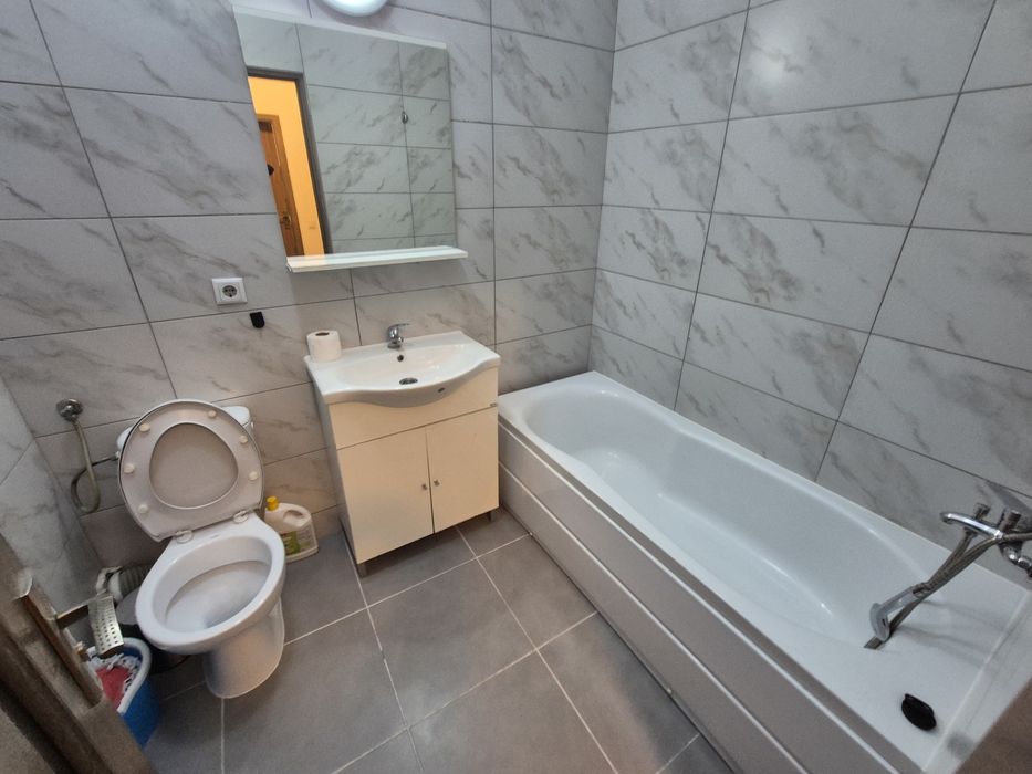 Inchirez apartament 2 camere, terasa 100mp + loc parcare subteran