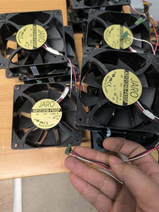 Мощни вентилатори на 12V / 1,95A