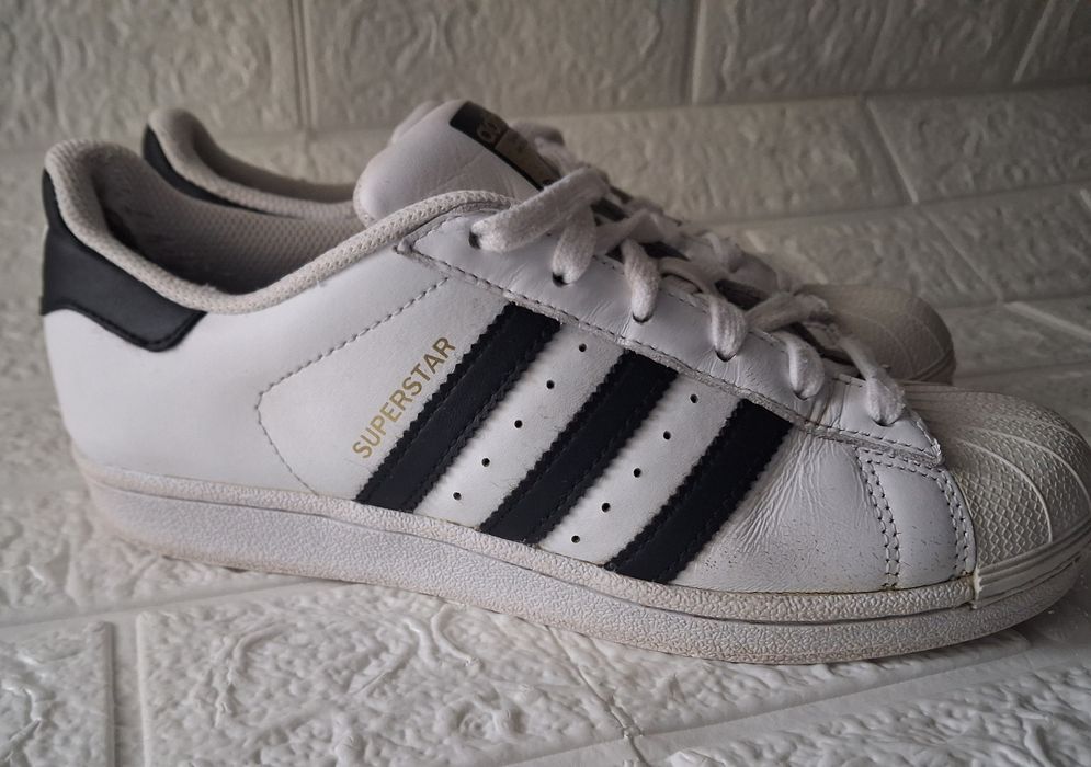 ADIDAS маратонки  37.5 номер