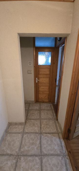 Inchiriez 3 camere bloc vechi