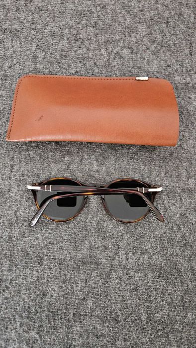Продавам слънчеви очила мъжки/женски Persol 3092 sm hand made in Italy