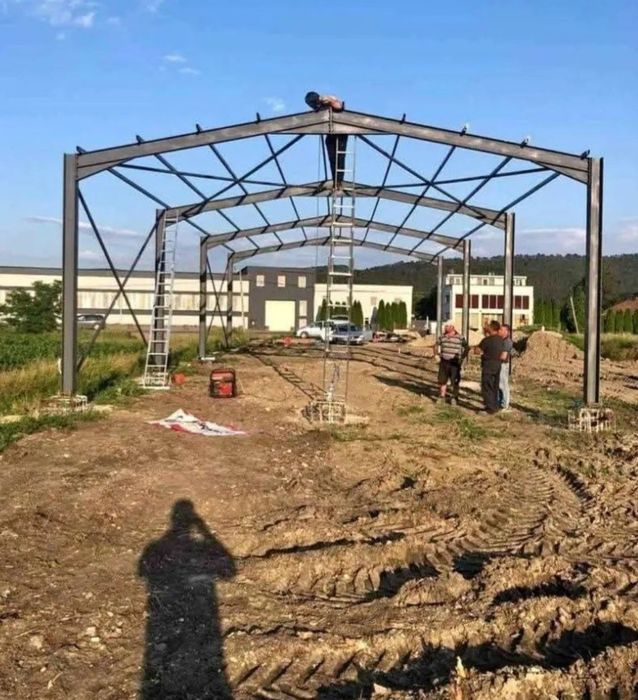 Vand hale metalice la cel mai bun preț