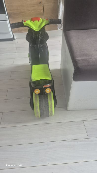 Продавам детско моторче