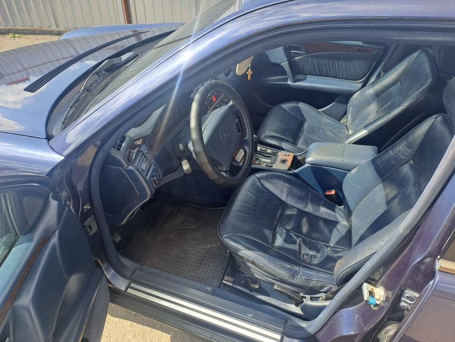 Продам Мерседес 210