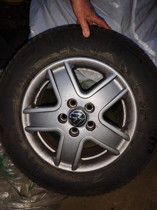 Vând set roti, jante plus anvelope VW Tiguan, 215/65/R16