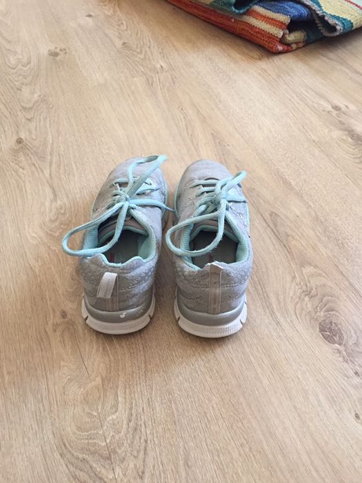 Кроссовки Shechers 33 размера