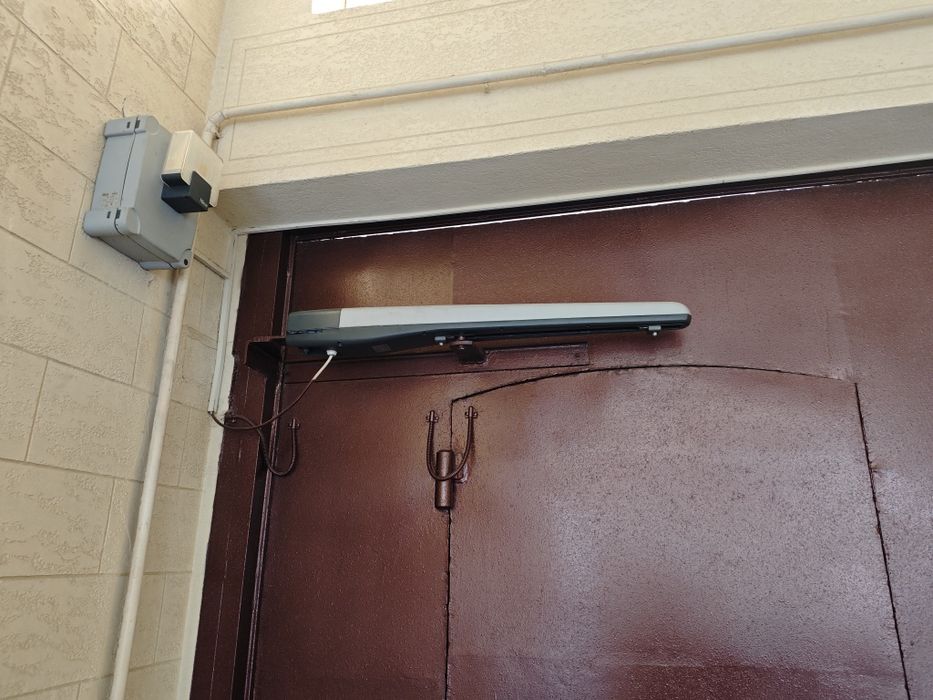 Срочно продам автоматику для распашных ворот Nice (Италия) модель А60