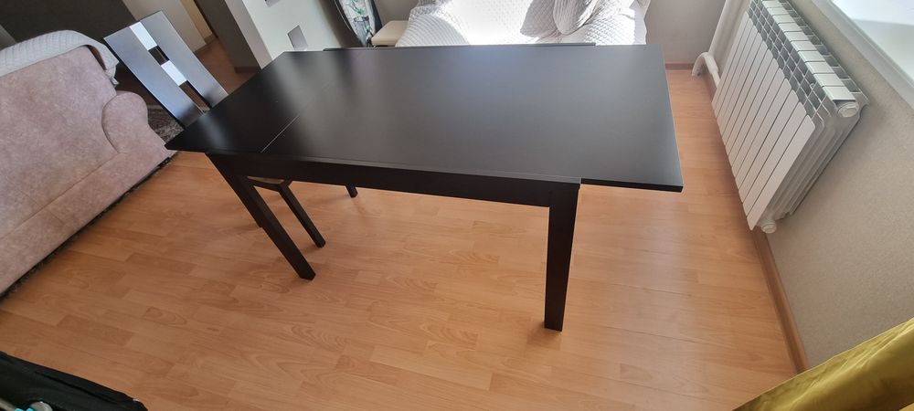Продам комлект стол и  6 стульев.