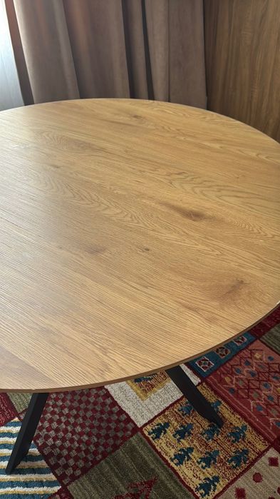 Продантся стол для кухни!