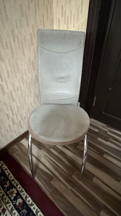 Кухонные стулья бежевого цвета