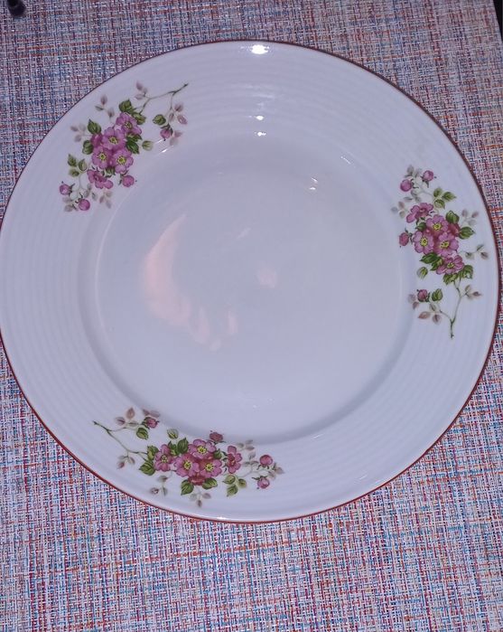 Български порцеланови чинии Изида