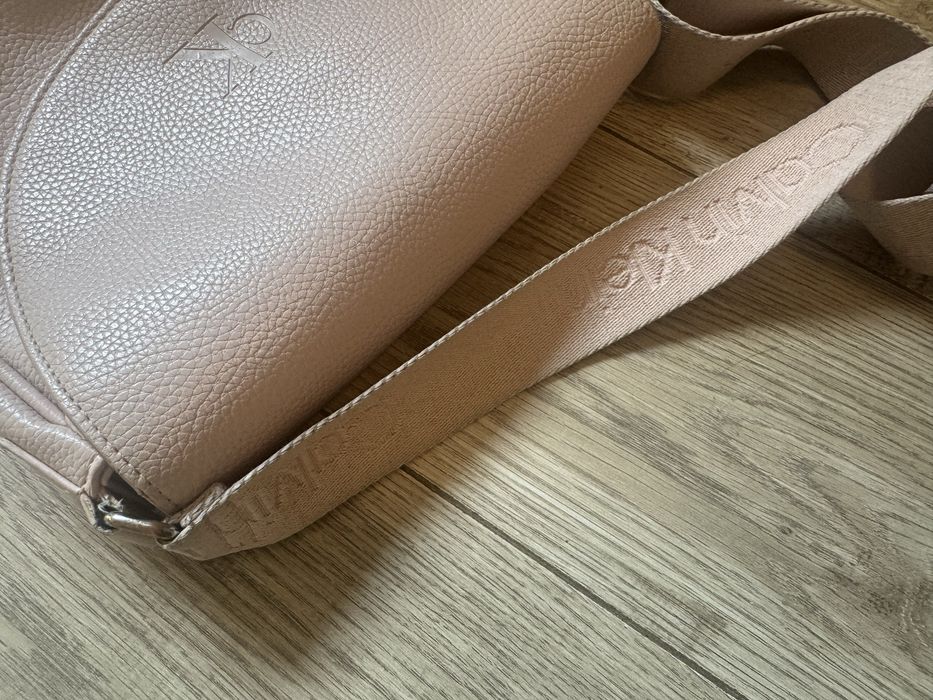 Чанта calvin klein през рамо ( оригинал)