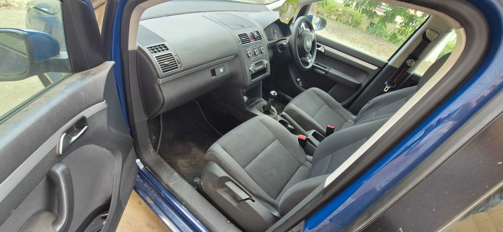 VOLKSWAGEN Touran 2012 — imagine 5