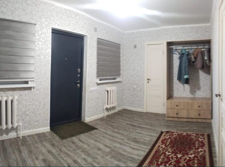 Ақжар 2 ден 4 бөлмелі үй сатылады.