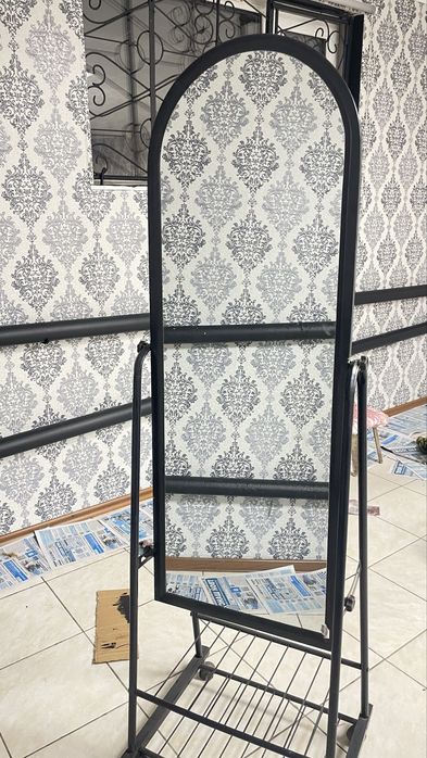 Продам зеркало напольное