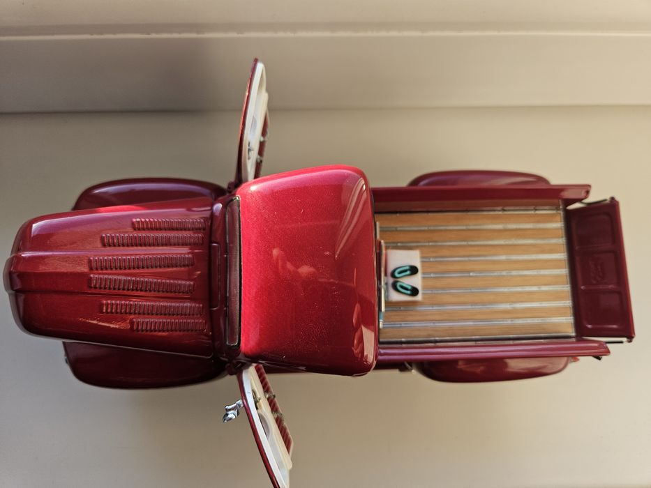 Danbury Mint scara 1/24 Ford F150 Custom