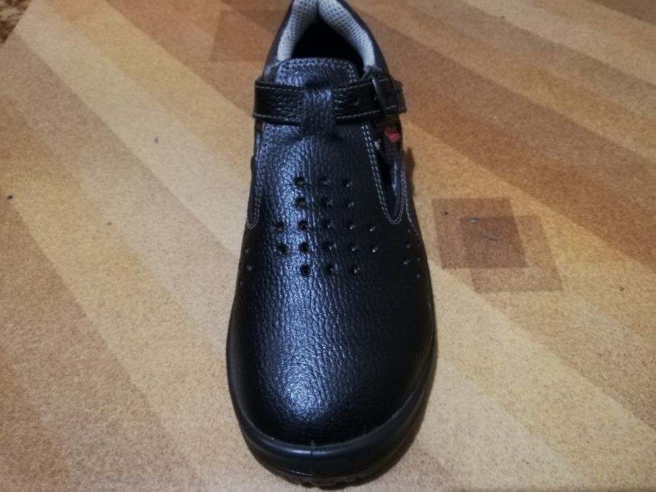 Работни сандали 43