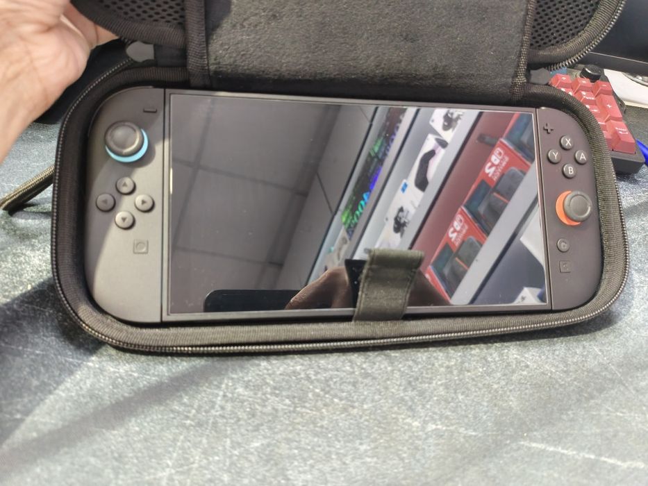 Nintendo Switch 2 в отличном состоянии в полном комплекте с гарантией