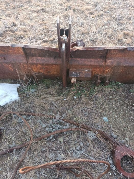 Продаю КТП-4, самодельные вилы, лопата..
