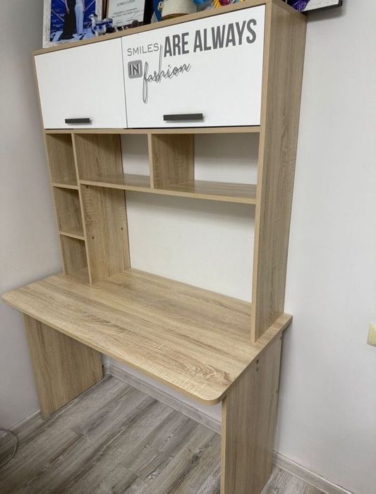 Письменный стол с полками