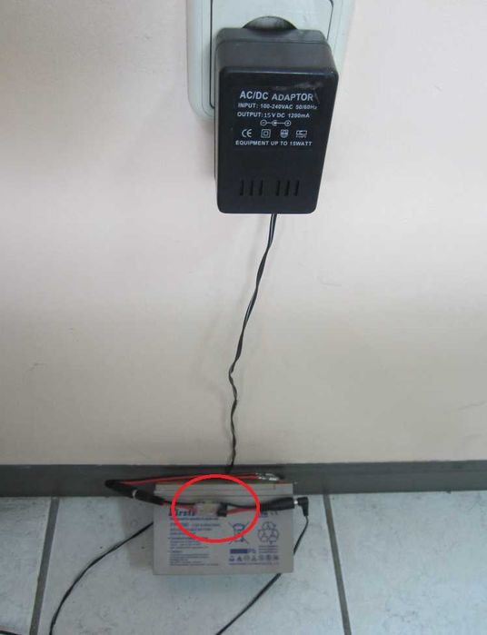 индикатор за зареден /или разреден/ 12V акумулатор