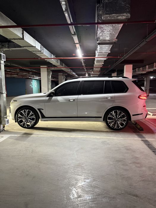 BMW X7 M60i xDrive