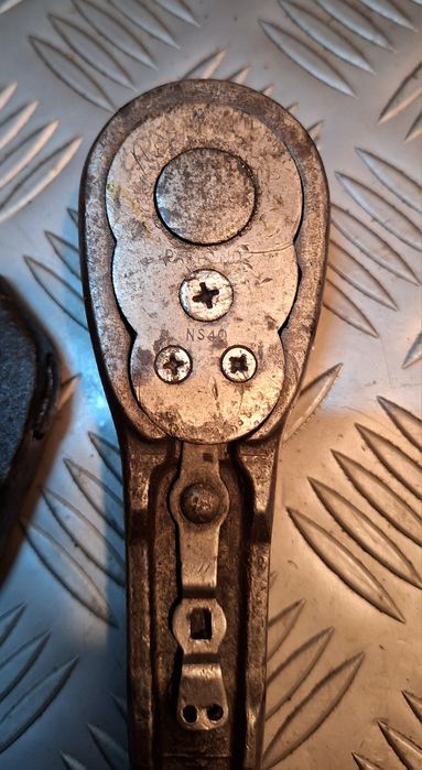 Тресчотка New Britain и раздвижен ключ BARCALO BUFFALO