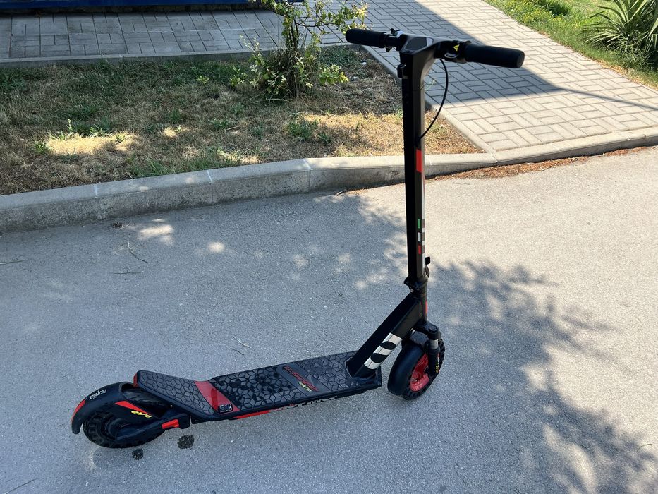 Електрическа тротинетка Aprilia ESR2 Evo