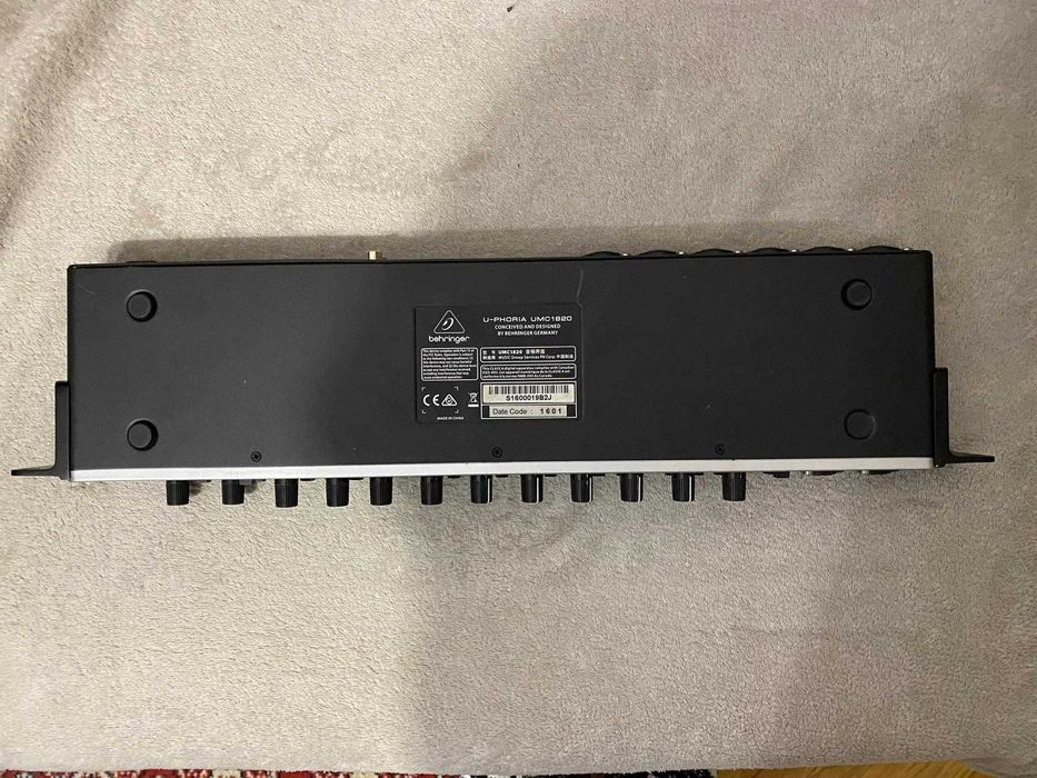 Placa audio studio Behringer U-PHORIA UMC1820 rack 19" defecta