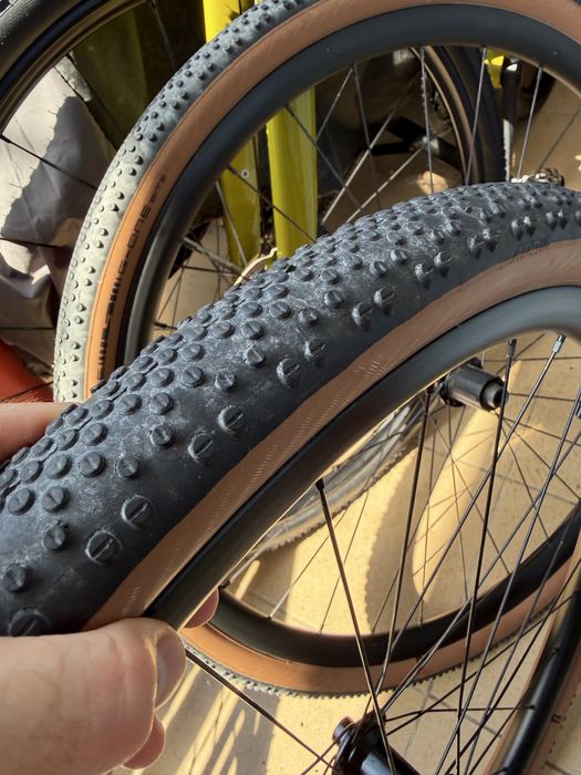 Set roți tubeless Syncros Race X25 + anvelope Schwalbe G-One Bite 700x45