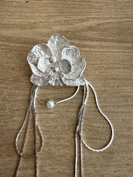 Висящи обеци цветя