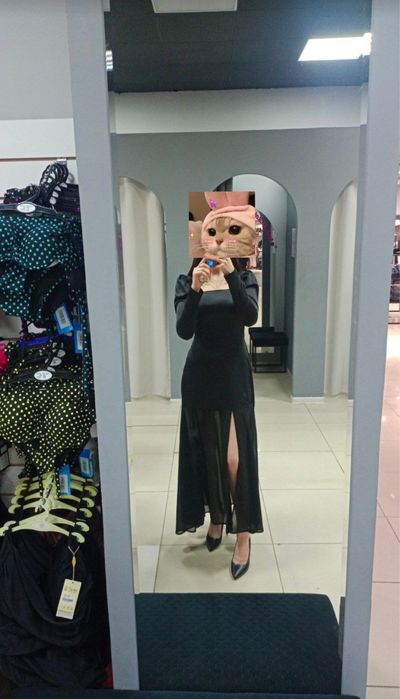 Чёрное вечернее платье