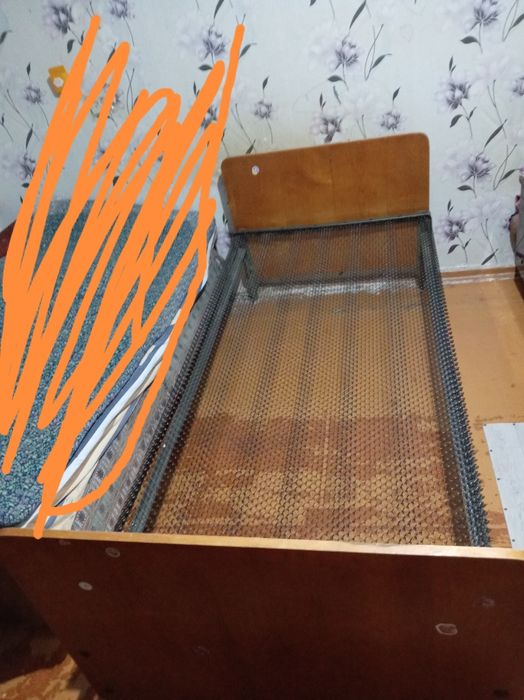 Продаётся железная кровать.
