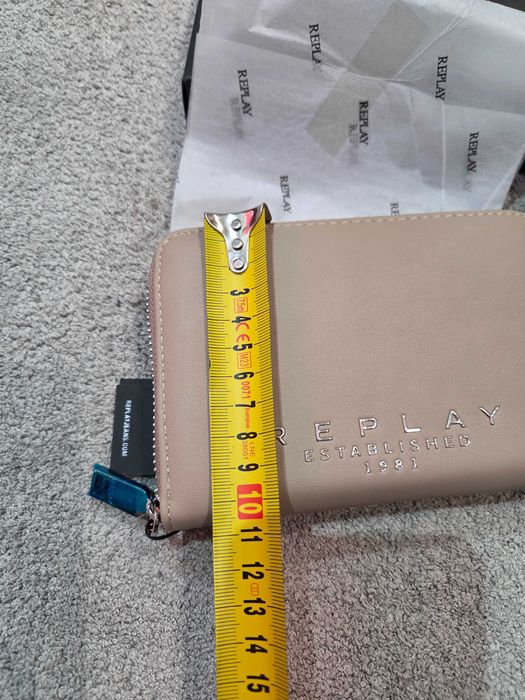 Оригинални портфейли Replay