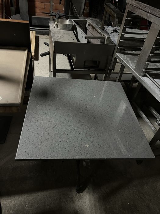 маси с Гранитен плот