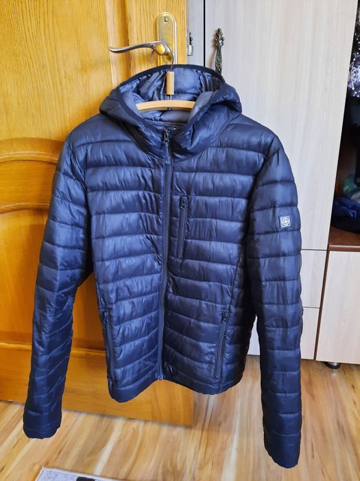 Продам зимние куртки