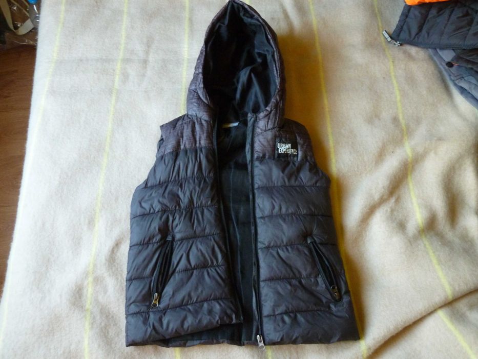 Детски елек с качулка - грейка