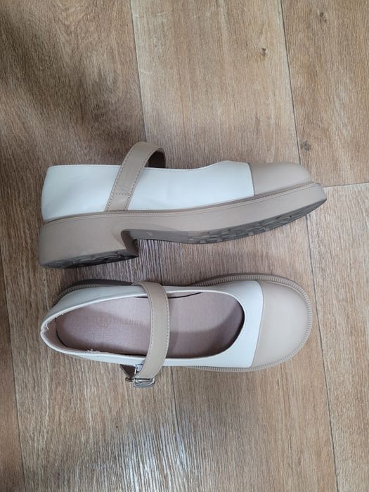 Туфли в стиле Mary Jane, с круглым носиком