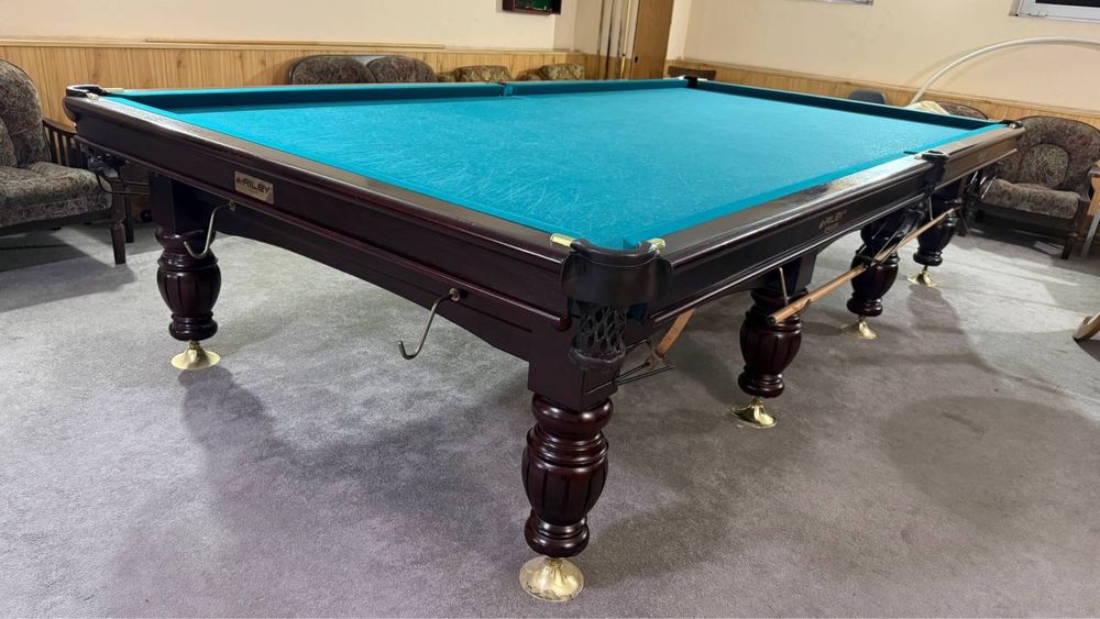 Бильярдный  стол
