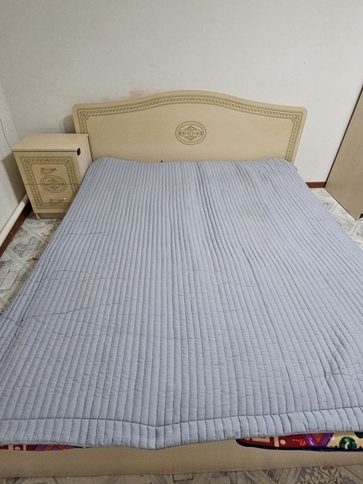 Спальный гарнитур сатылады