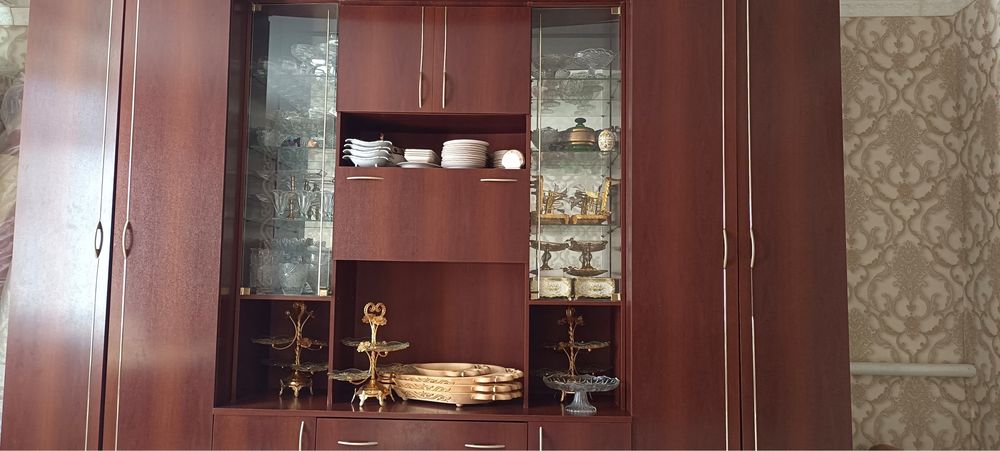 Продам стенку для гостинный