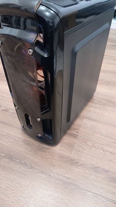 Vând PC complet cu monitor