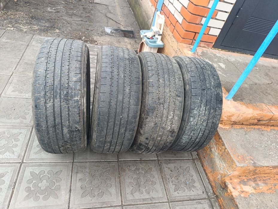 Продам летние шины 235/55/18