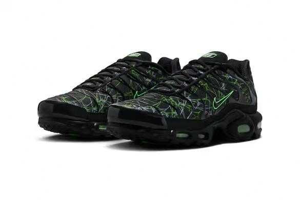Nike Air Max Plus "Black/Green Strike